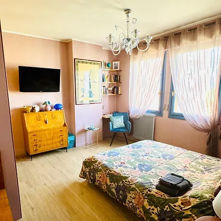 Casa Viktoria- Royal Con Bagno Privato Bed & Breakfast